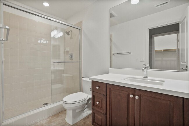 Building Photo - 707 N Rubel