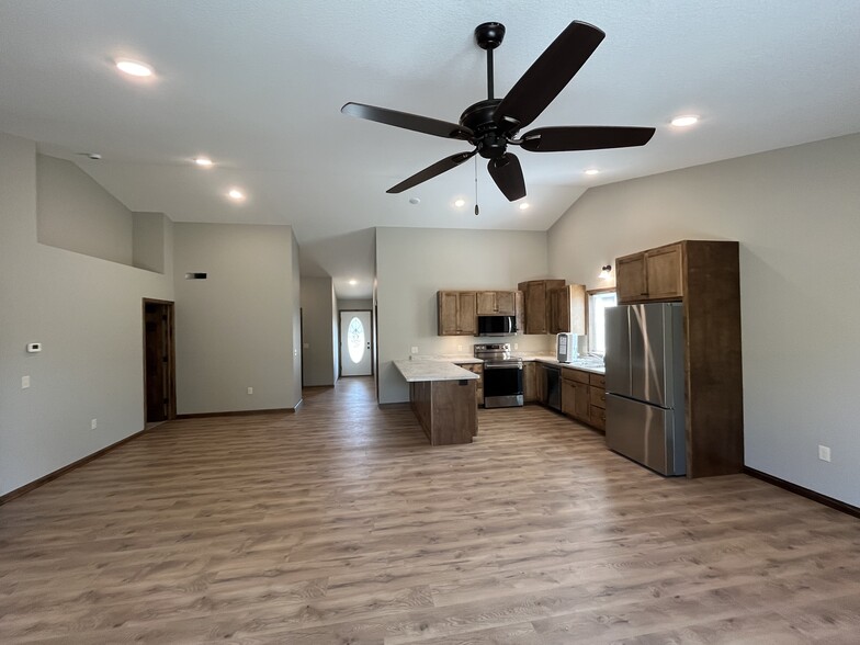 Building Photo - 632 Veronica Ct