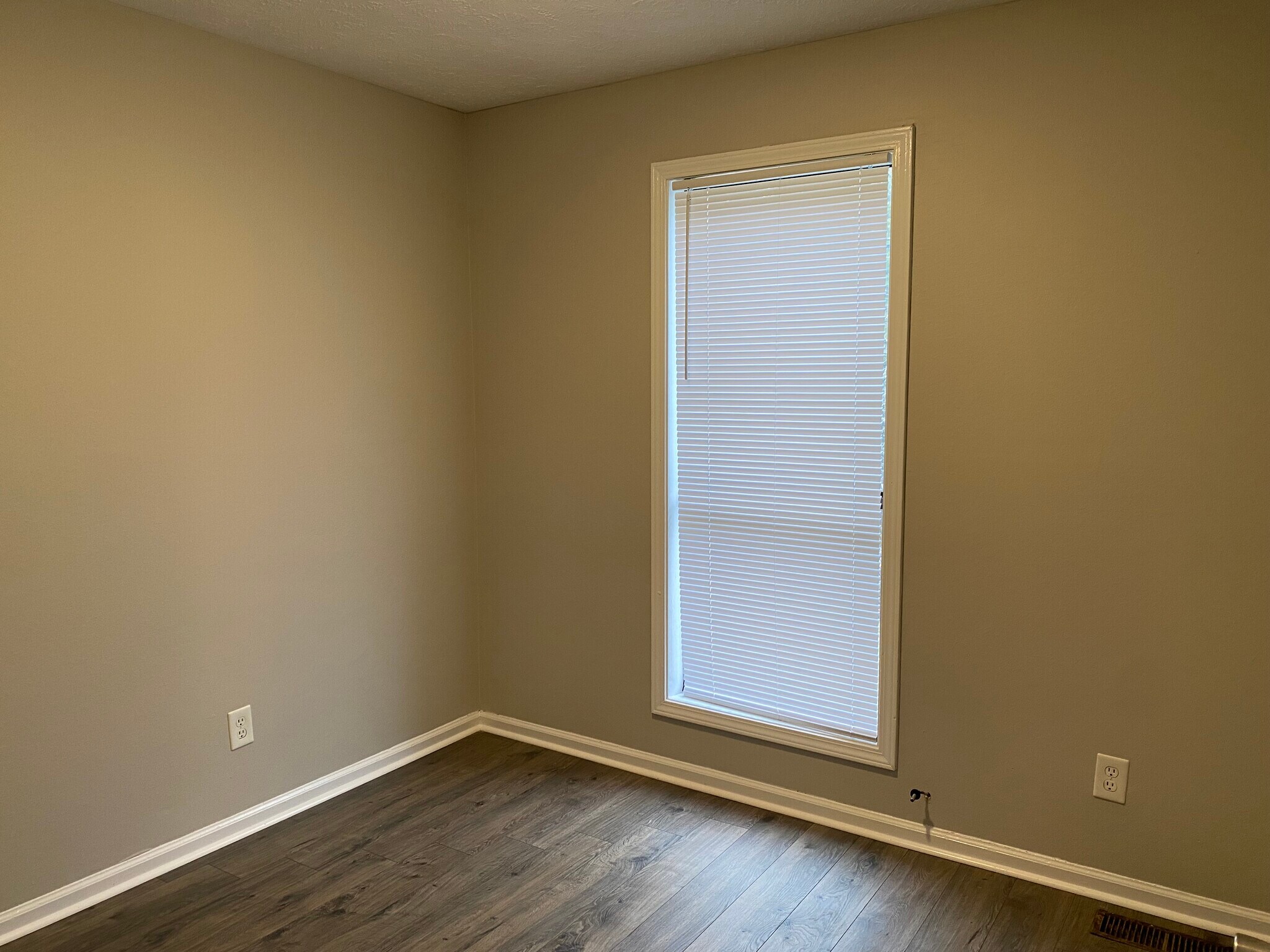 Building Photo - 2000 N Royal St