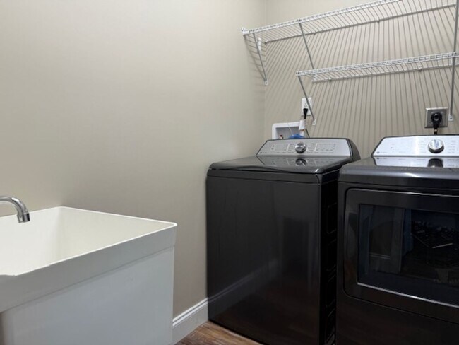 Building Photo - Effortless Comfort with a Touch of Luxury