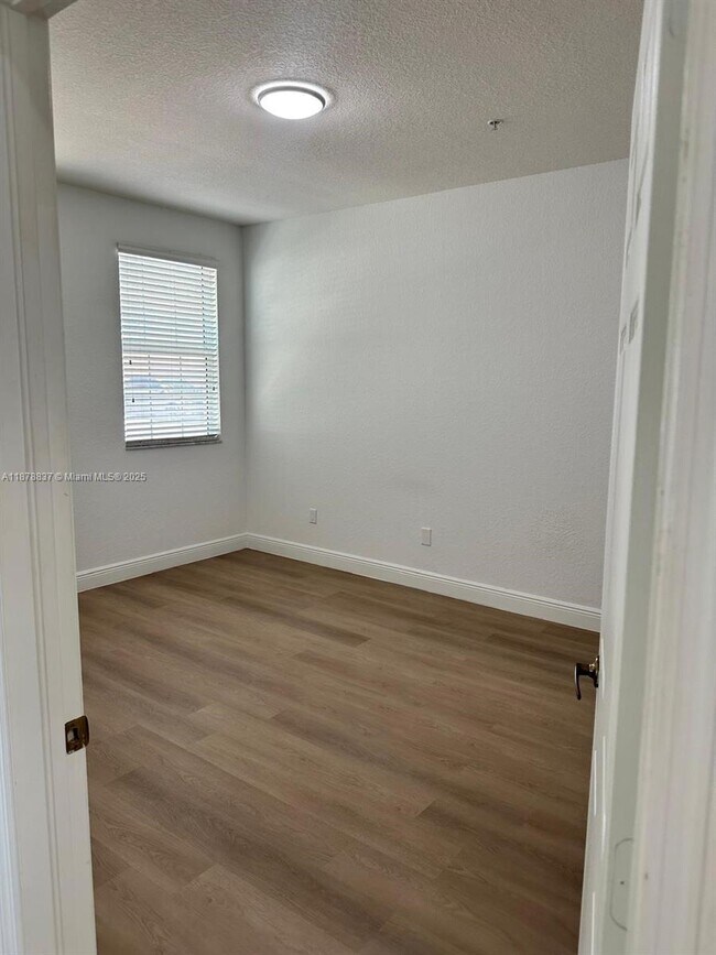 Building Photo - 970 SW 147th Ave