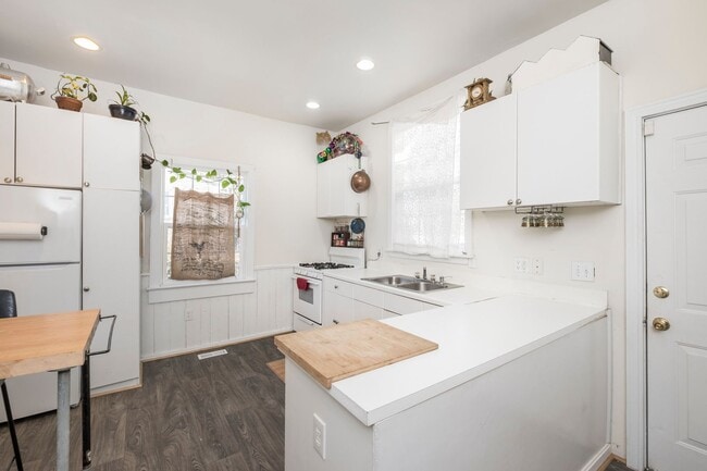 Building Photo - 2 BR/ 2 BA Historic Church Hill Home. Available February 10th!