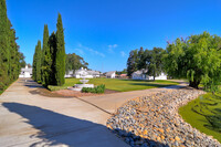 Building Photo - Majestic Country Getaway