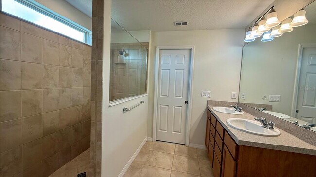 Building Photo - 3545 Starkey Dr