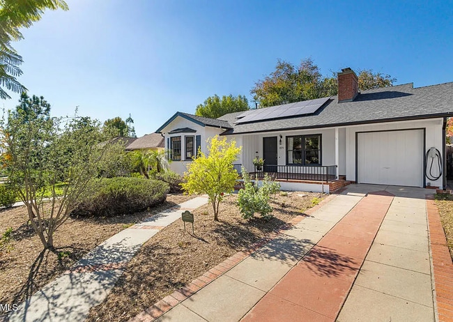 Building Photo - 1579 N Harding Ave