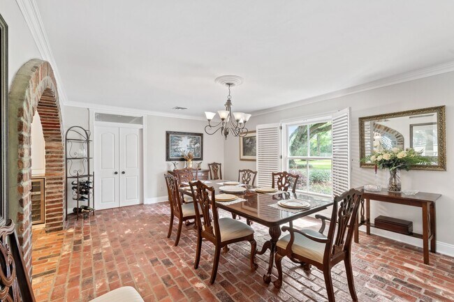 Building Photo - 1026 S Morgan Ave