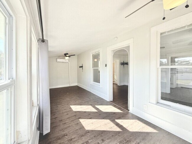 Building Photo - 501 53rd St S