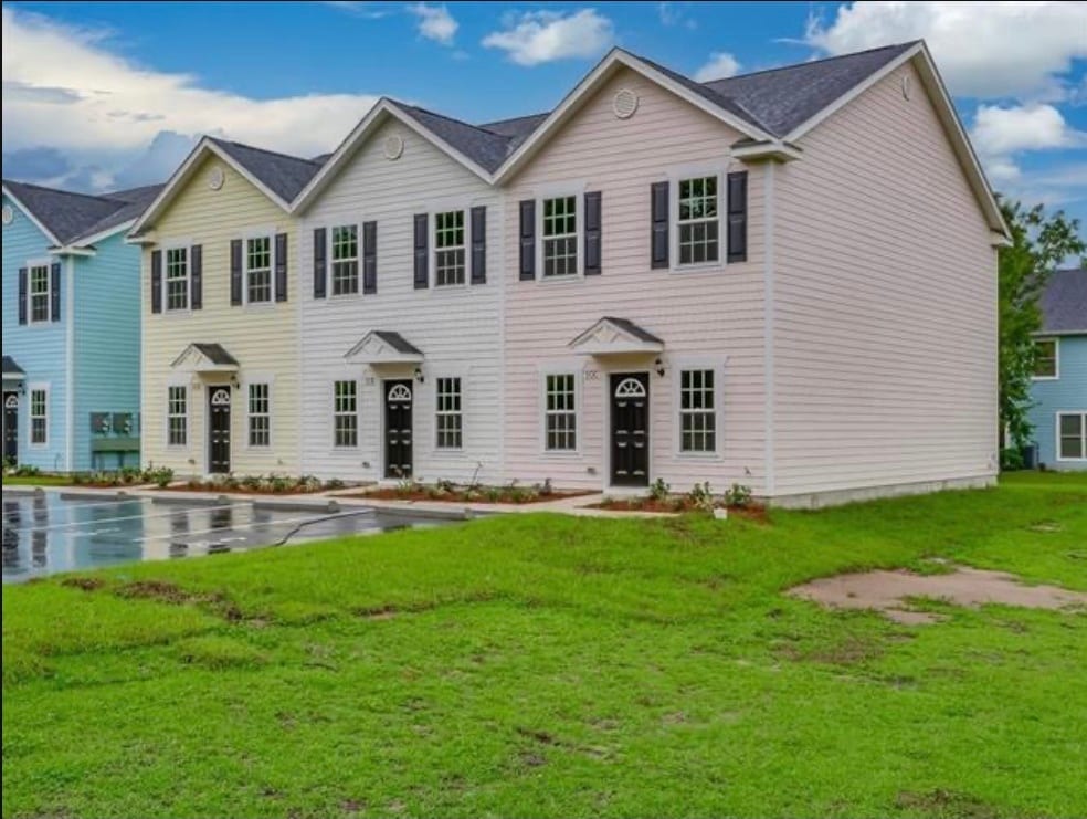 Building Photo - 10 Old Courthouse Way