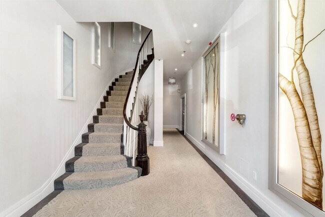 Building Photo - 32 Rutland St