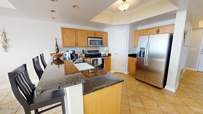 Building Photo - 1200 Beach Dr