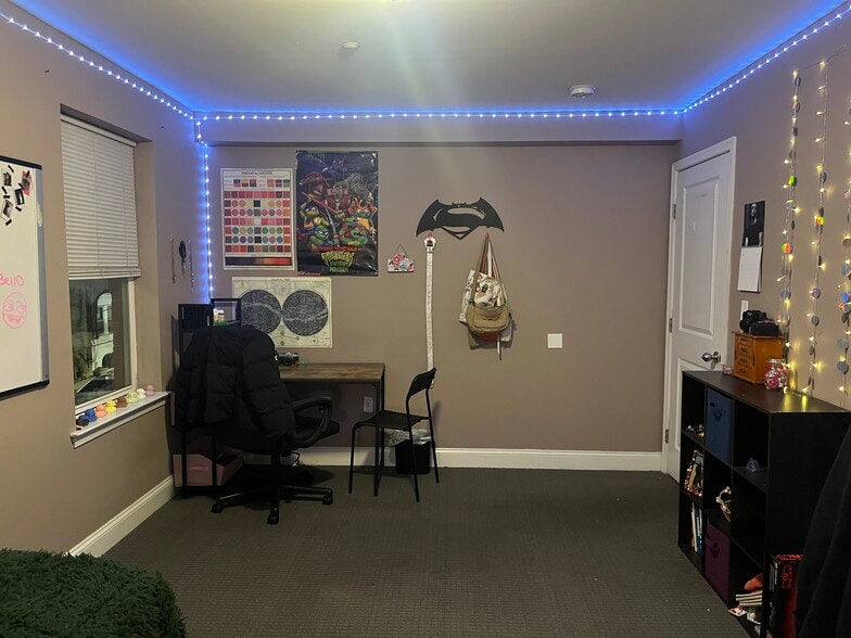 Room for sublease - 2024 N 15th St