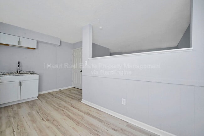 Building Photo - 3039 Morsetowne Ct N