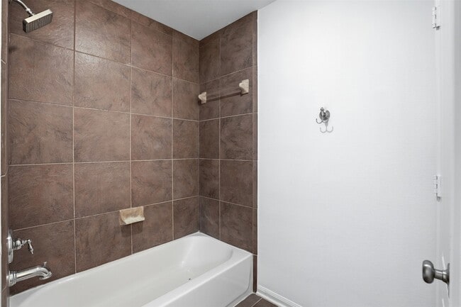 Building Photo - 2802 Kestrel Trace Ln