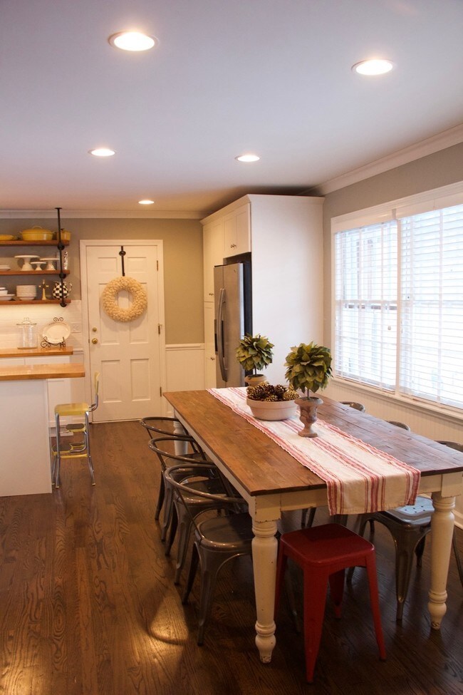 Building Photo - 616 Greenview Pl