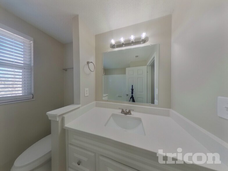 Building Photo - 509 Glen Ellyn Ct