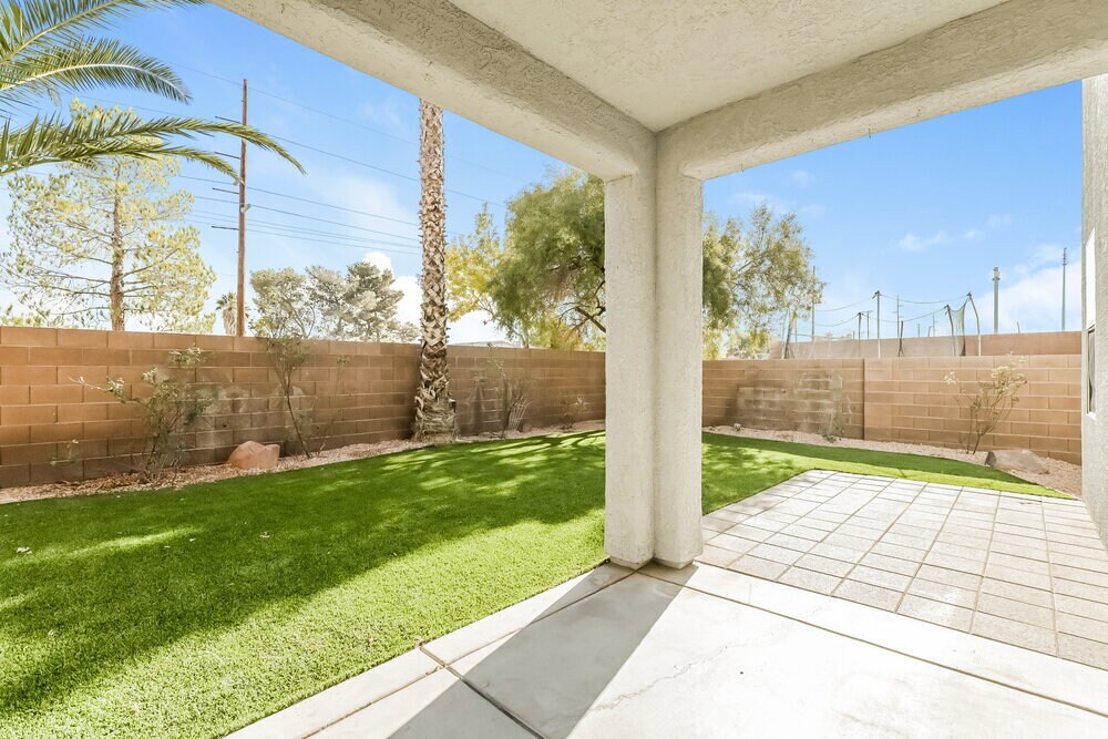 Building Photo - 500 Blushing Maple St