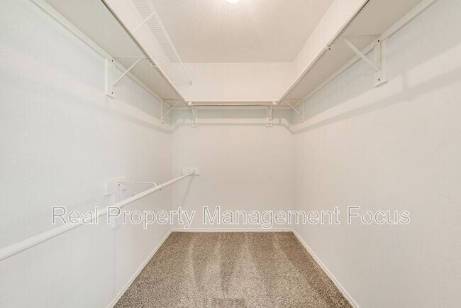 Building Photo - 1004 Trickham Dr