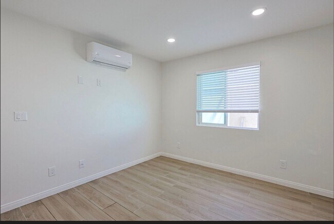 Building Photo - 143 Buccaneer Dr