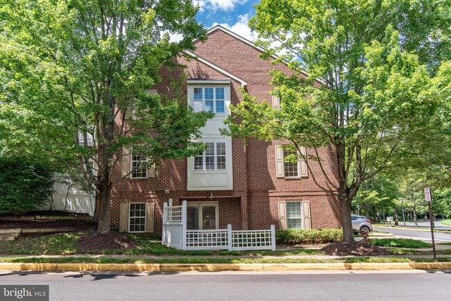 Building Photo - 9400 Van Arsdale Dr