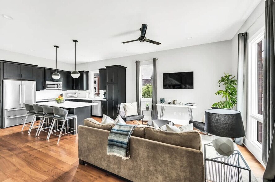 Building Photo - 1332 3rd Ave N