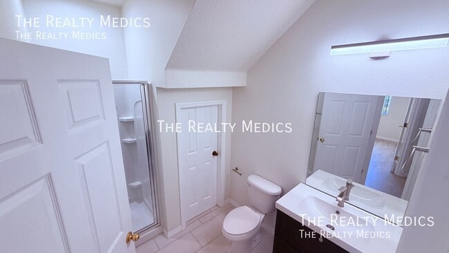 Building Photo - 5161 Regatta Dr