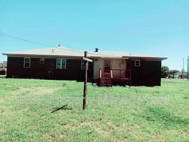 Building Photo - 600 Paw Paw Rd