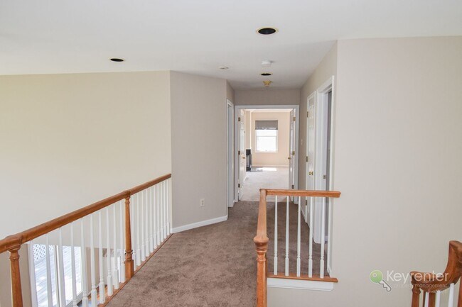 Building Photo - 5474 Grandview Ln