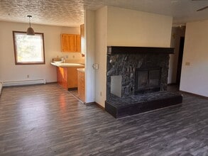 Building Photo - Wonderful 2 Bedroom Condo With In-Unit Was...