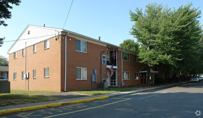 Primary Photo - Timber Cove Apartments