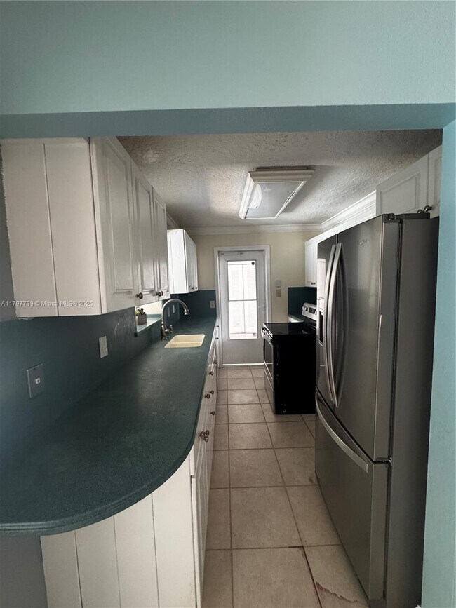 Building Photo - 3170 Buccaneer Rd