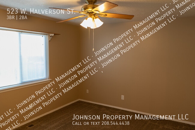 Building Photo - 523 W Halverson St