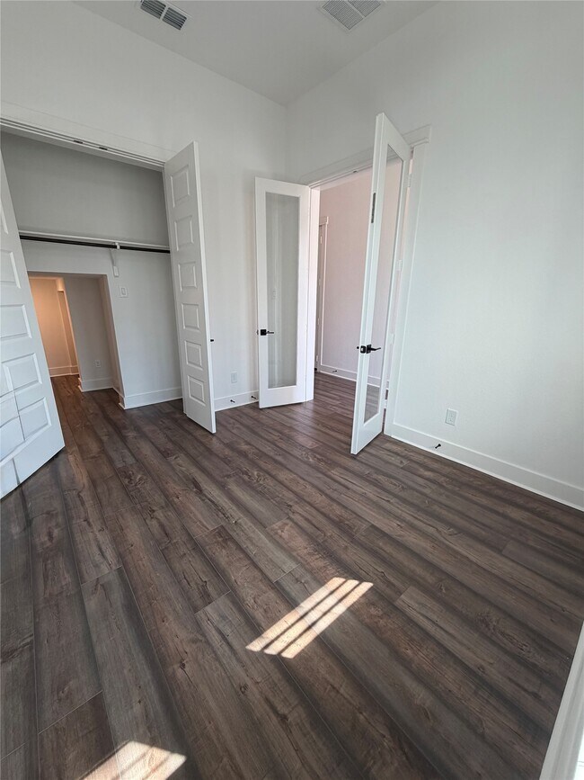 Building Photo - 6606 Capstone Oak Ave