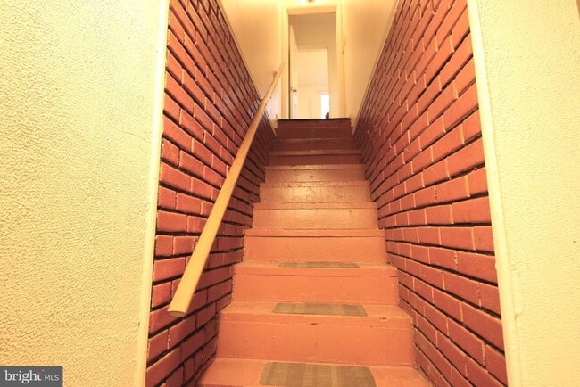 Building Photo - 1818 Longford Dr