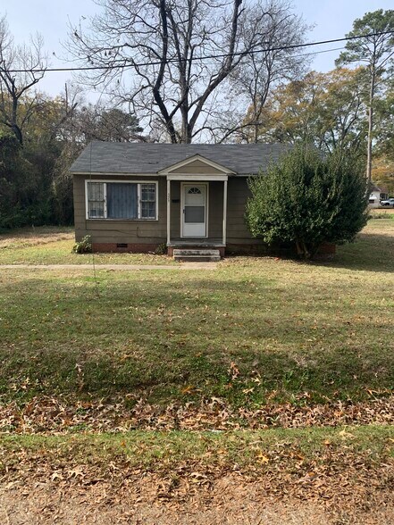 Latest front yard photo - 375 Columbus St