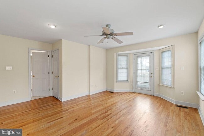 Building Photo - 1818 Panarama Ct