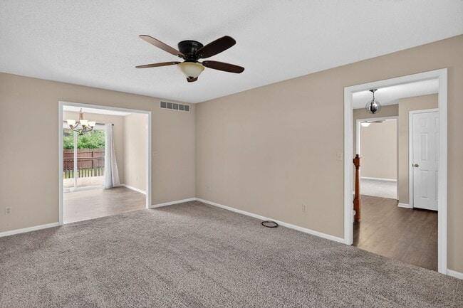 Building Photo - Spacious 4BR House in Columbia