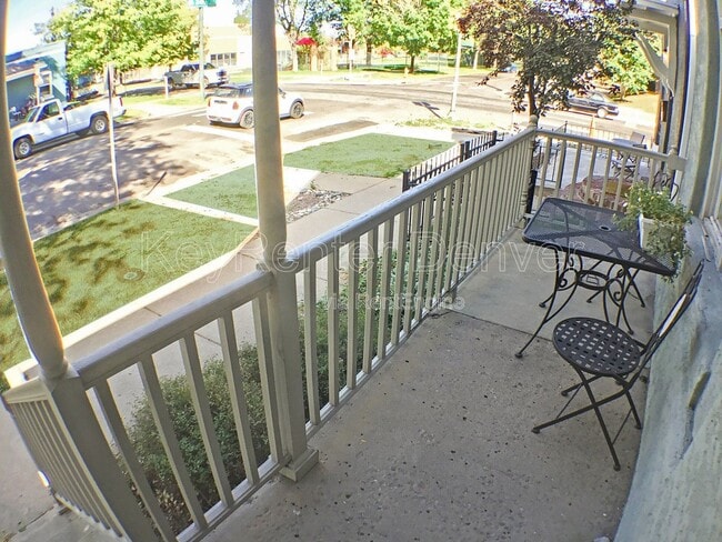 Building Photo - 1032 E 24th Ave