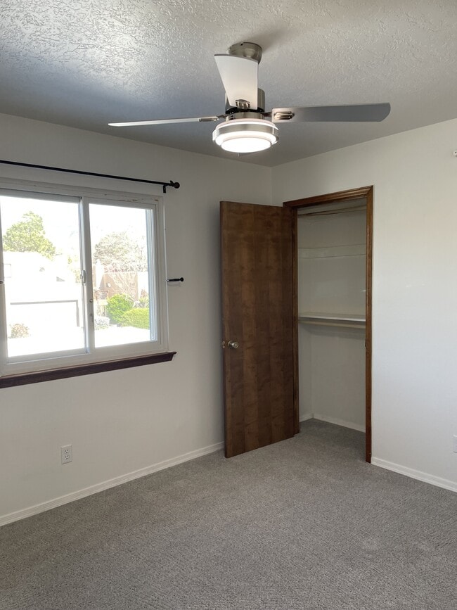Building Photo - 11504 Lawson Ct NE