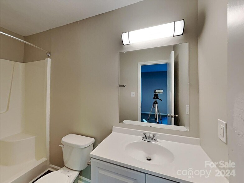 Building Photo - 928 Hearthridge Ct