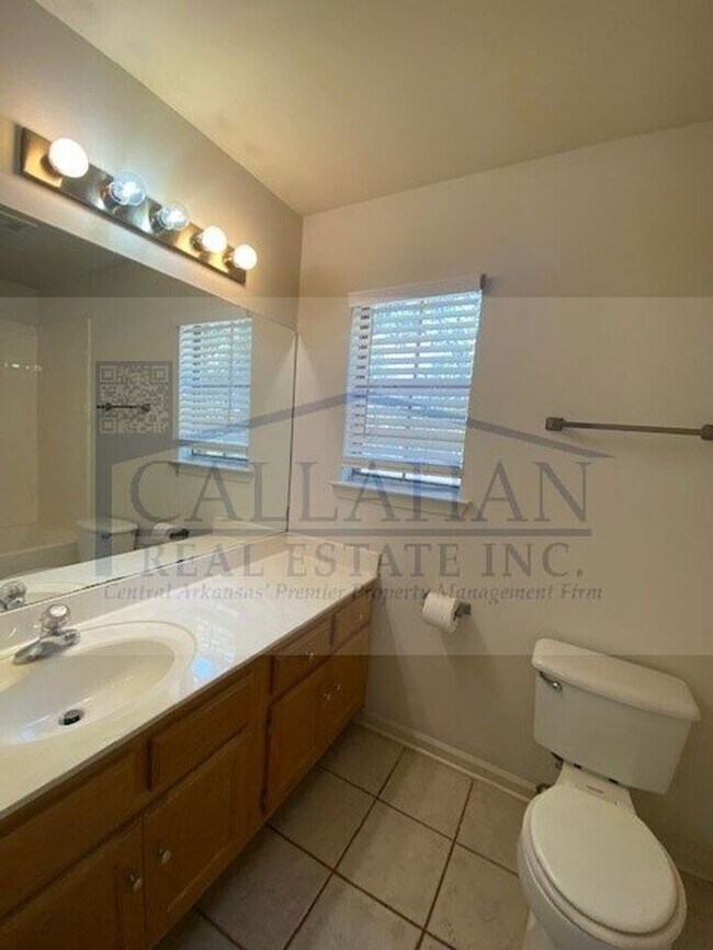 Building Photo - Sherwood 2 Bedroom Townhome