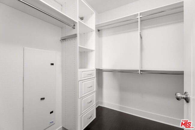 Building Photo - 12920 W Runway Rd