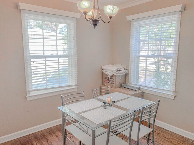 Building Photo - Pre-Leasing - 2-Bedroom Minutes from Texas...