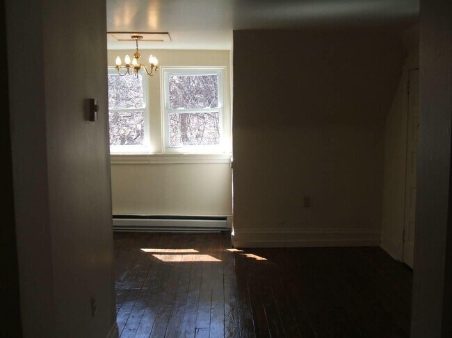 Building Photo - 751 Chislett St