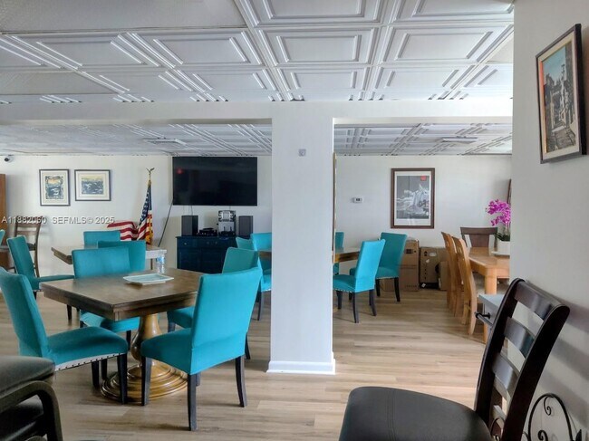 Building Photo - 4117 Bougainvilla Dr