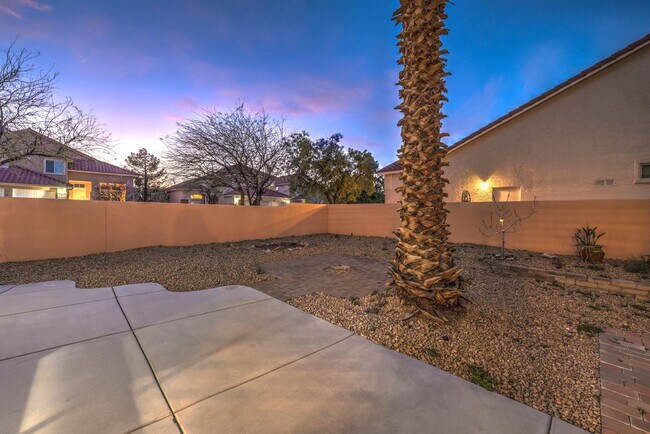 Building Photo - Beautiful 4BR / 3BA Corner-Lot Home with Designer Finishes