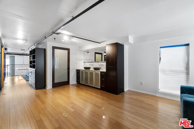 Building Photo - 4115 Glencoe Ave