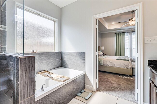 Building Photo - 7618 Quartz Dr