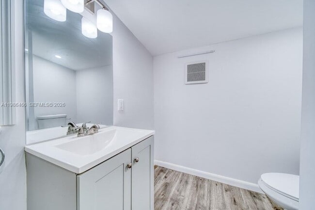 Building Photo - 3353 SW 23rd Terrace