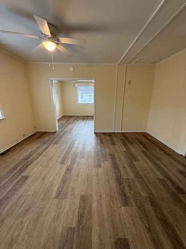 Building Photo - Downtown Wilmington - 3 Bedroom House