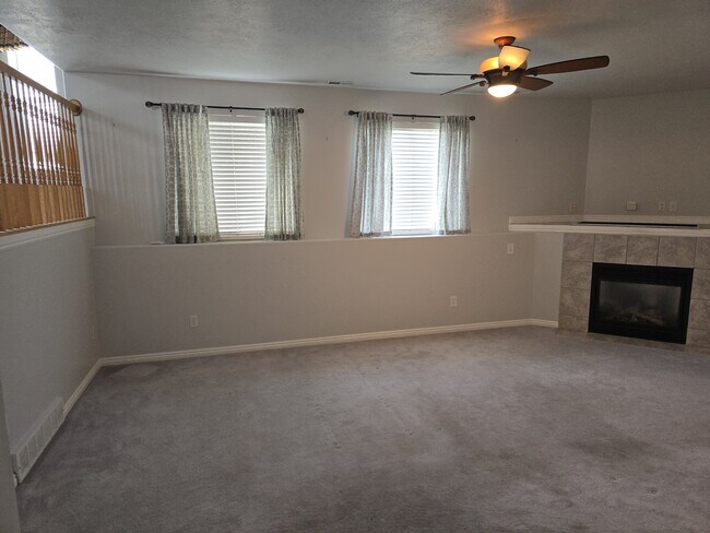 Building Photo - 1361 N 325 E